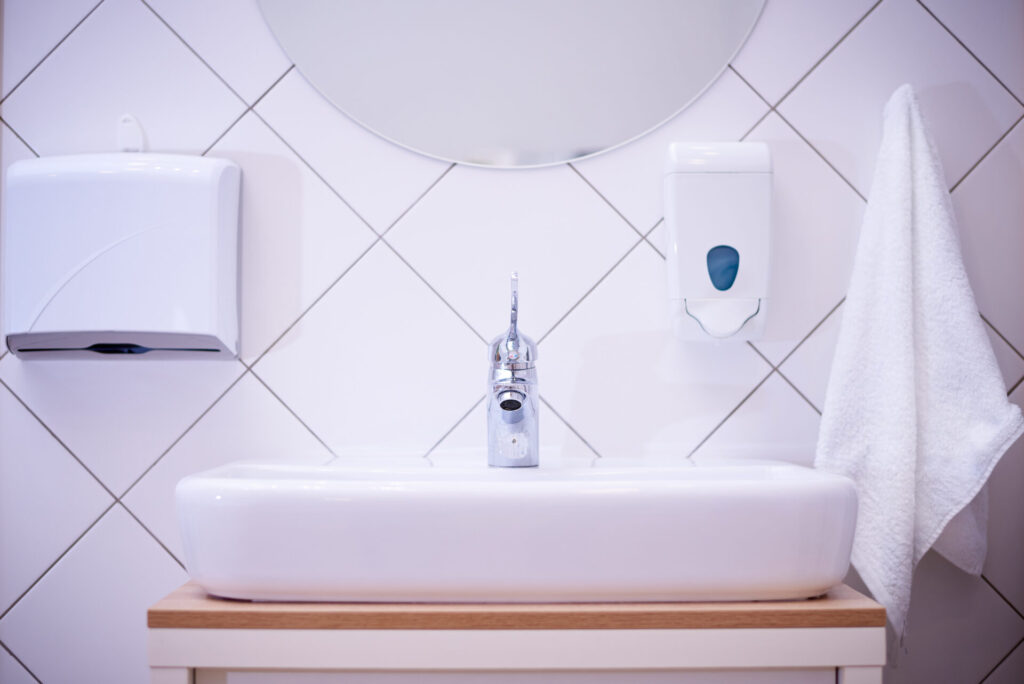 limpieza lavabos baño